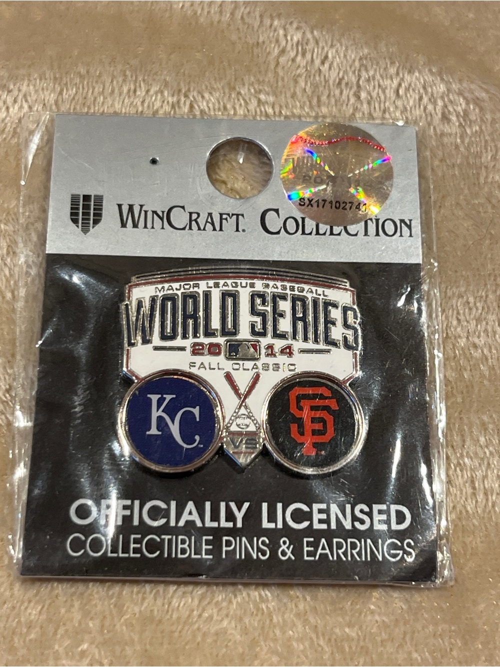 WinCraft 2014 World Series MLB Lapel Pin KC Royals vs SF Giants New Sealed